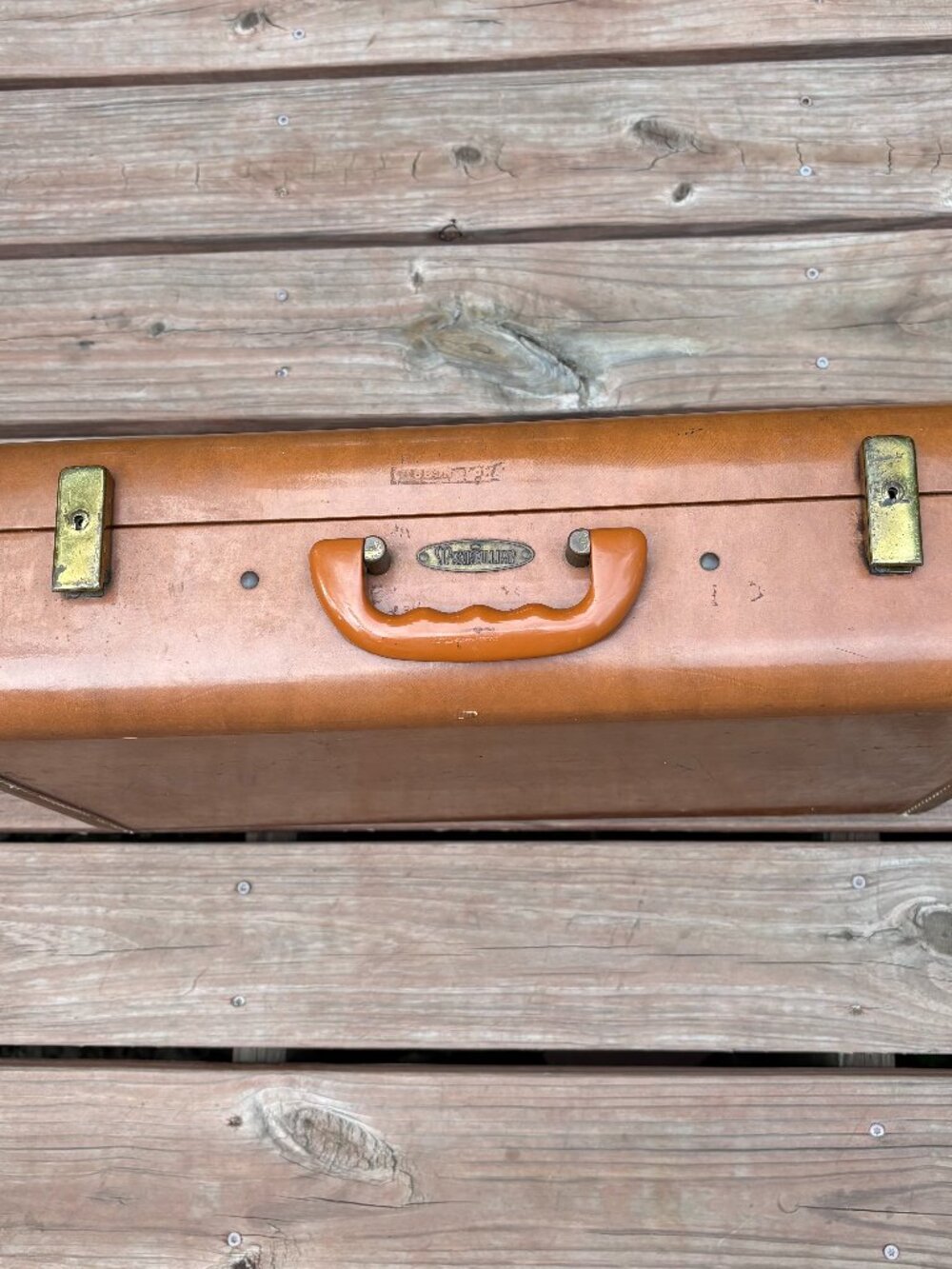 Vintage Maximilian Maxonite hard-sided suitcase retro luggage 21 x 13 x 6 inches